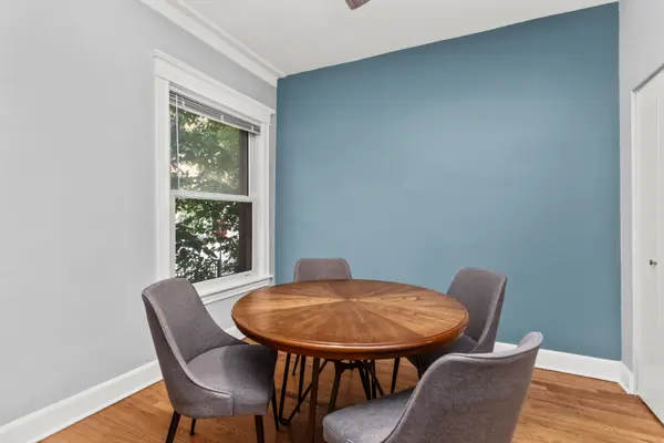 805 W Belle Plaine AVE #103, Chicago, IL 60613