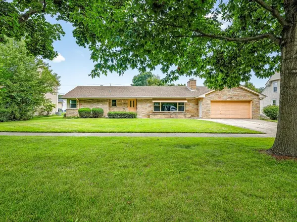 1324 S 3rd ST, St. Charles, IL 60174