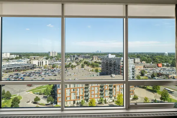 3209 Galleria #1302, Edina, MN 55435