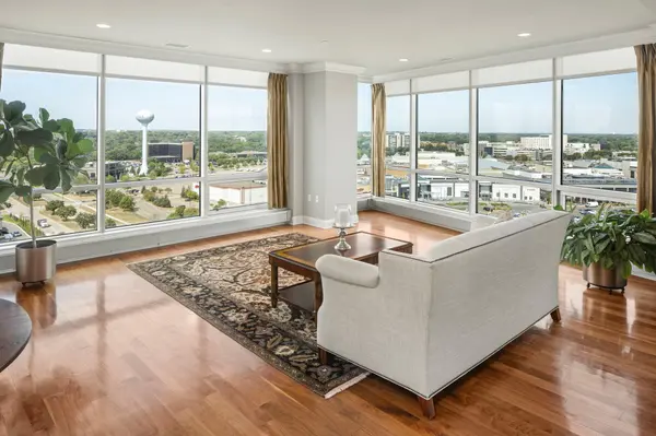 3209 Galleria #1302, Edina, MN 55435
