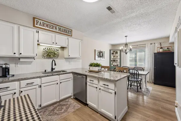 4679 Jackstone PT, Eagan, MN 55122