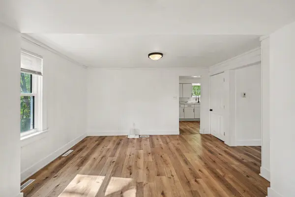 1170 Stoughton AVE, Chaska, MN 55318