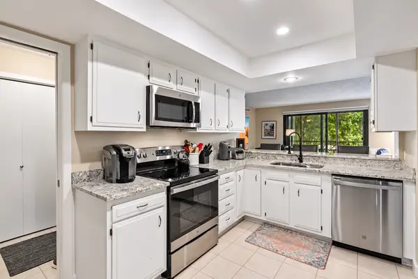 9700 Portland AVE S #223, Bloomington, MN 55420