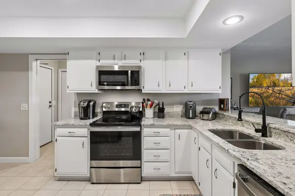 9700 Portland AVE S #223, Bloomington, MN 55420
