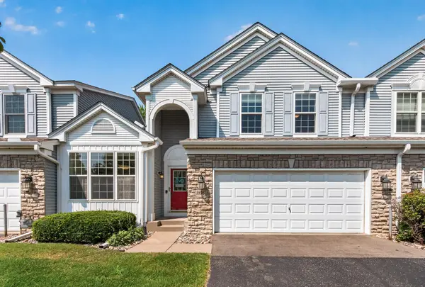 3896 Darling DR, Woodbury, MN 55125