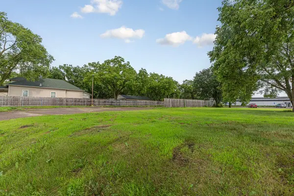 1425 4th ST NW, Faribault, MN 55021