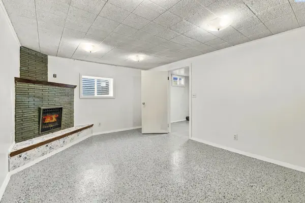 1939 N 18th Ave, Pasco, WA 99301