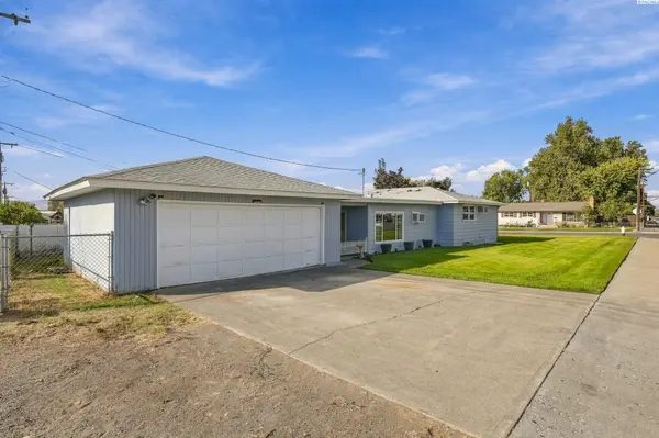 1939 N 18th Ave, Pasco, WA 99301