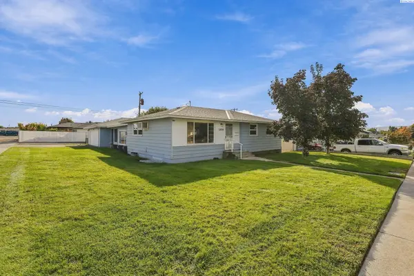 1939 N 18th Ave, Pasco, WA 99301
