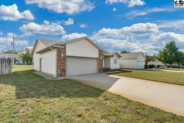 3402 Amanda St, Hutchinson, KS 67502