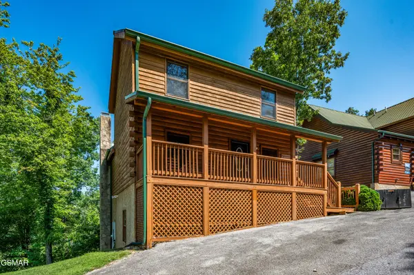 737 Chickasaw Gap Way, Pigeon Forge, TN 37863