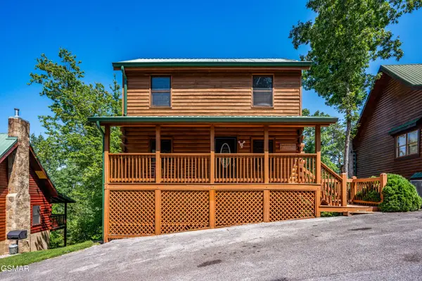 737 Chickasaw Gap Way, Pigeon Forge, TN 37863