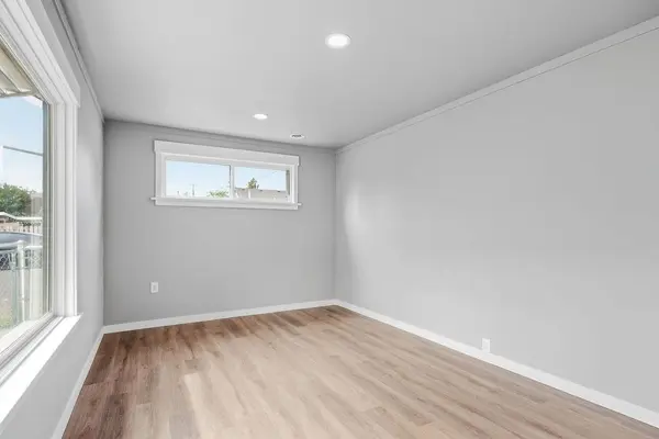 1712 N Walnut St, Spokane, WA 99205