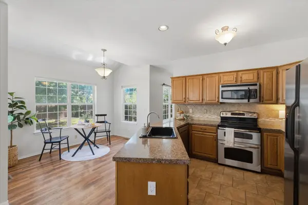 2732 N Beacon Hill Ct, Wichita, KS 67220