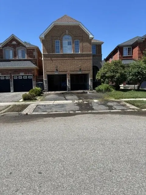 3219 Flagstone DR, Mississauga, ON L5M 7T8