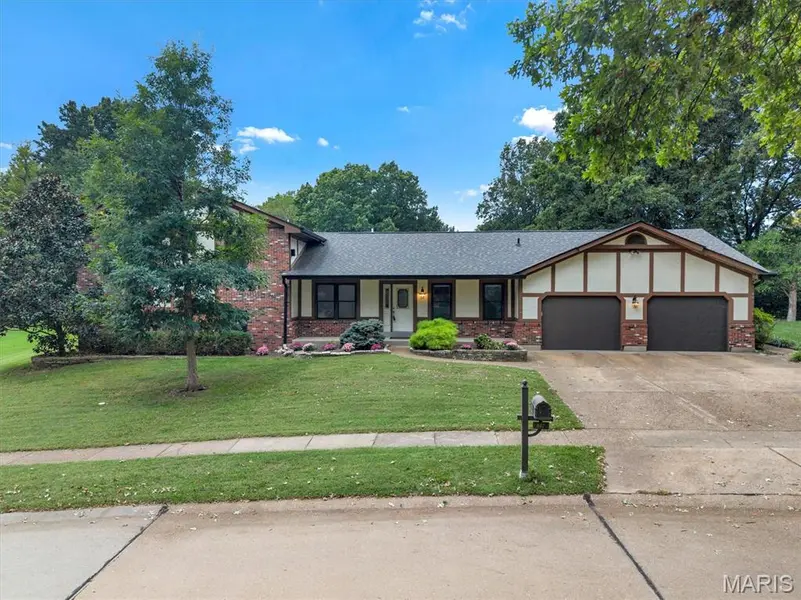 847 Pebblefield TER, Manchester, MO 63021