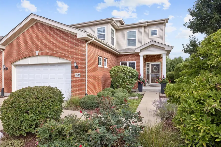 2532 Cedar Hill LN, Woodridge, IL 60517