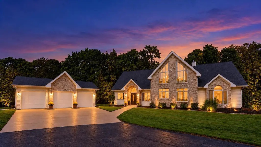 N2145 FOX RIDGE LN, New London, WI 54961