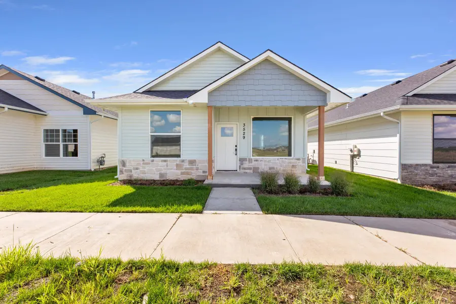 3529 N Azalea St, Maize, KS 67223