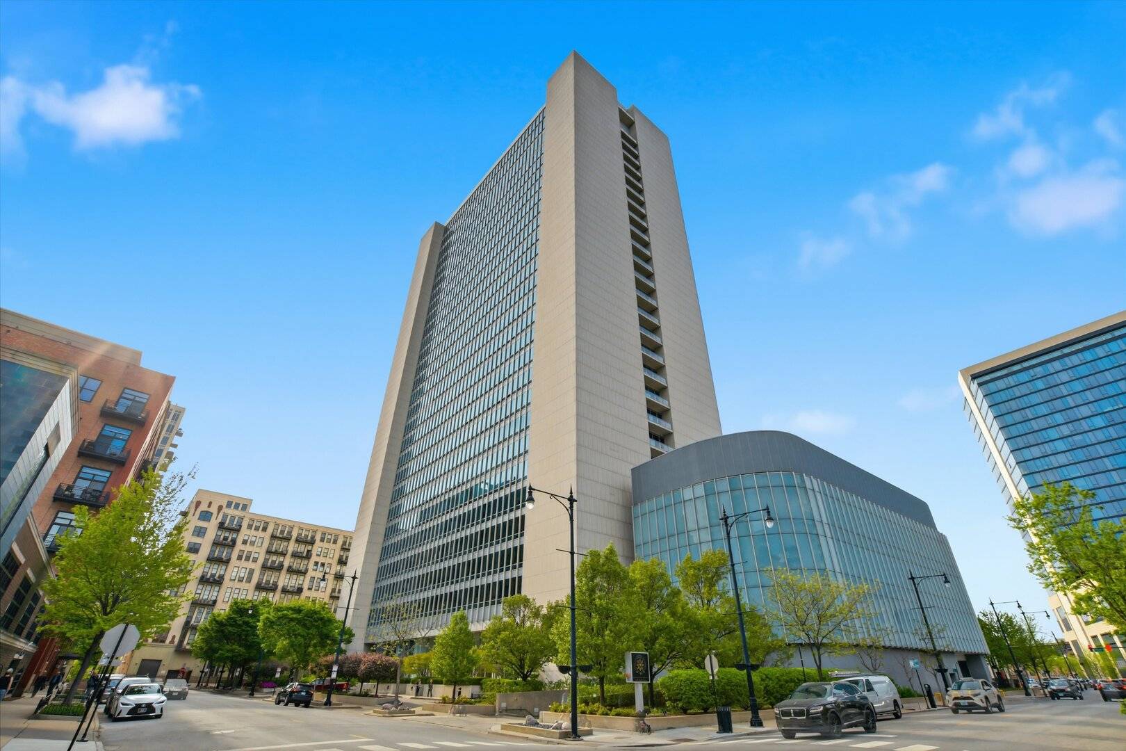 500 W Superior ST #1010, Chicago, IL 60654