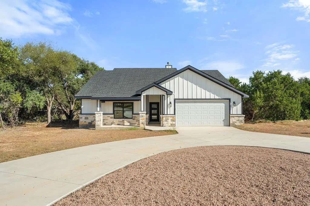 4 Dalewood DR, Wimberley, TX 78676