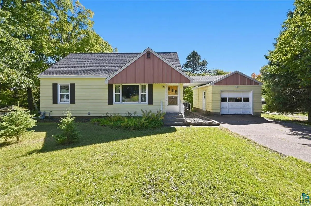 1614 Linzie Rd, Duluth, MN 55811