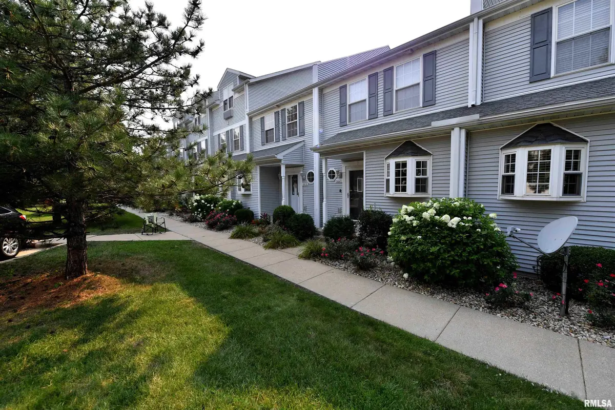 6618 N Queen Frances LN, Peoria, IL 61615