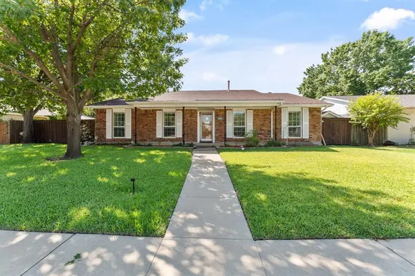 1813 Dodge Trail, Grand Prairie, TX 75052