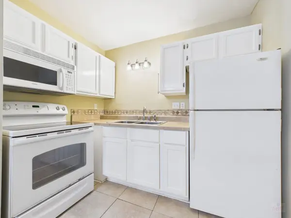 1000 W 26th ST #106, Austin, TX 78705