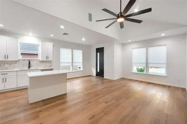 738 Chihuahua ST, Lockhart, TX 78644