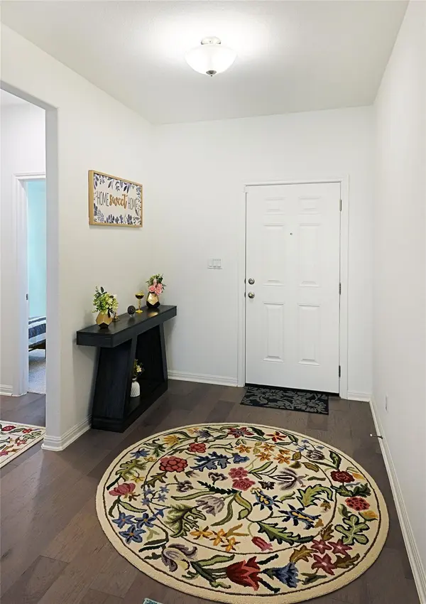 4586 Post LOOP, Round Rock, TX 78681