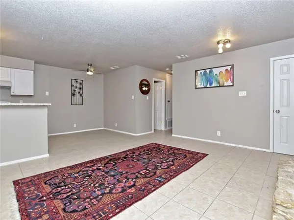 8905 Pineridge DR #B, Austin, TX 78729