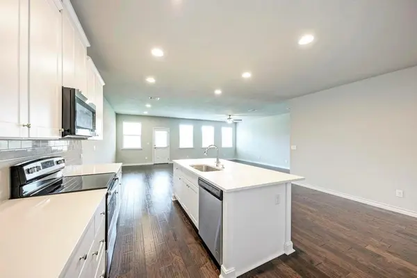 209 Magna LN, Liberty Hill, TX 78642