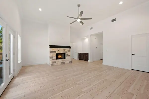 4 Dalewood DR, Wimberley, TX 78676