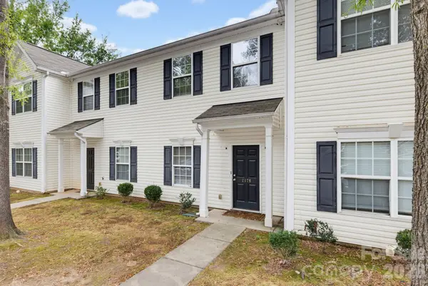 2176 Winthrop Chase DR, Charlotte, NC 28212