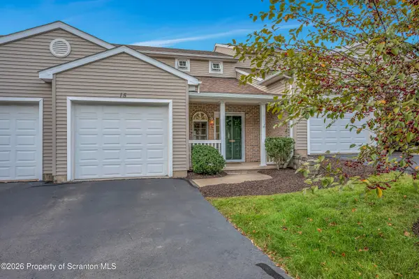 15 Waterford RD #BLDG 12, South Abington Twp, PA 18411
