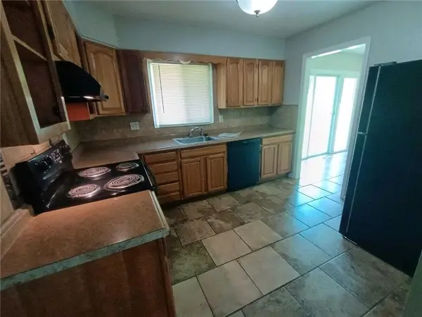 7520 E 75TH ST, Kansas City, MO 64138