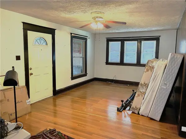3525 Flora AVE, Kansas City, MO 64109