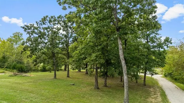 119 Sydney LN, Gravois Mills, MO 65037