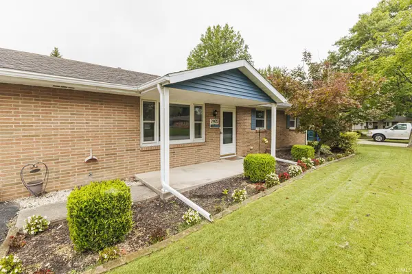 2405 N Colonial LN, Muncie, IN 47304
