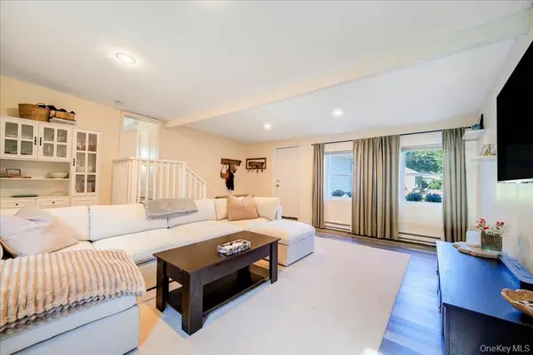 51 Weeks AVE, Cornwall On Hudson, NY 12520