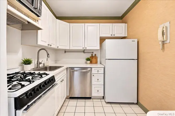 5900 Arlington AVE #15E, Bronx, NY 10471