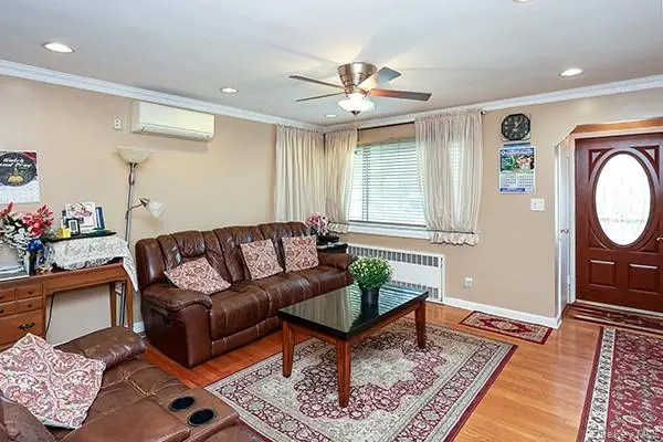 1408 Lowell AVE, New Hyde Park, NY 11040