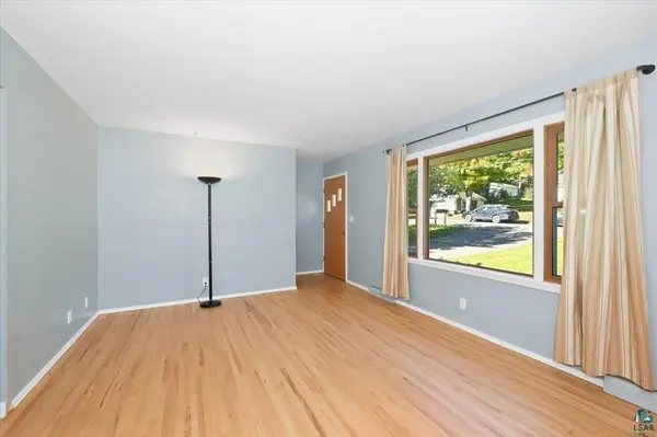 1614 Linzie Rd, Duluth, MN 55811