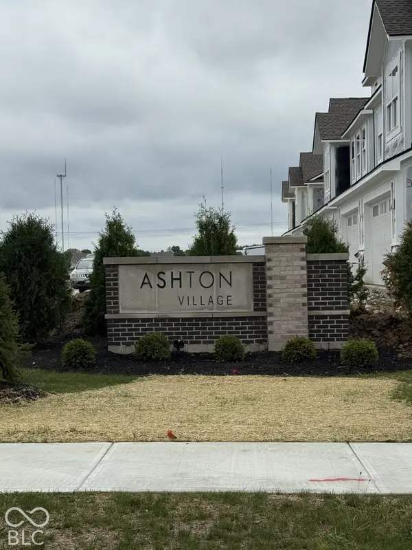 4642 Garden Trace DR, Indianapolis, IN 46268