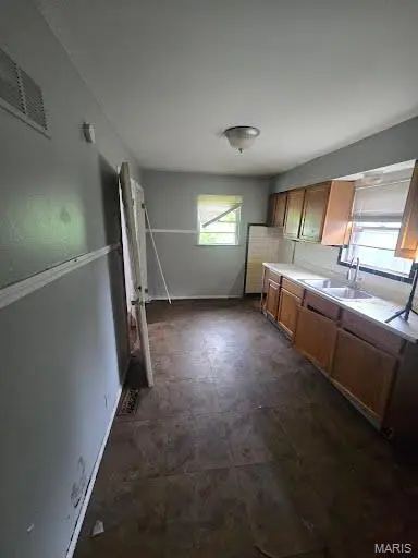 1039 Gimblin ST, St Louis, MO 63147