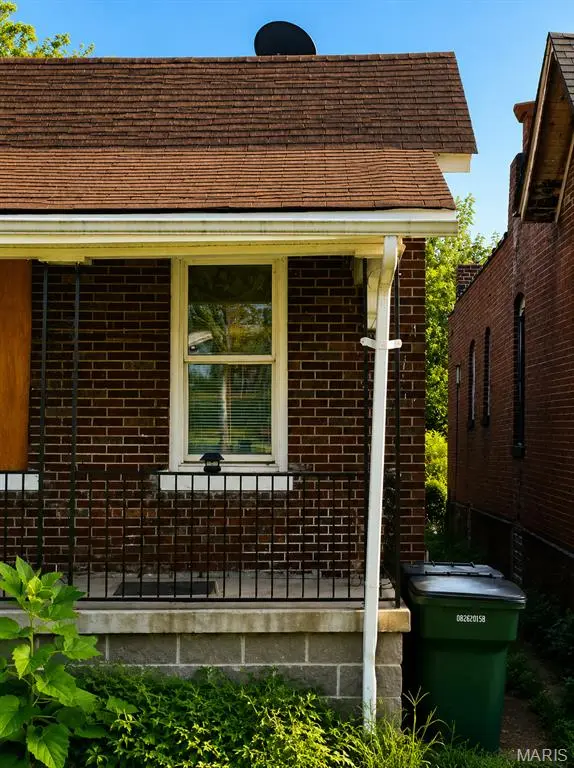 4920 San Francisco AVE, St Louis, MO 63115