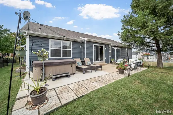 156 Old Williamsburg Pkwy, Wentzville, MO 63385
