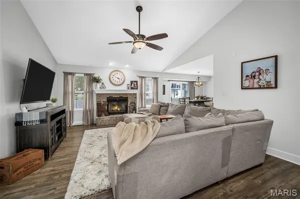 156 Old Williamsburg Pkwy, Wentzville, MO 63385