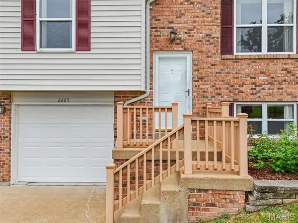 2205 Berrywood CT, Arnold, MO 63010
